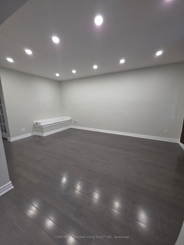 Property Photo:  163 Painted Post Drive  ON M1H 1T8 