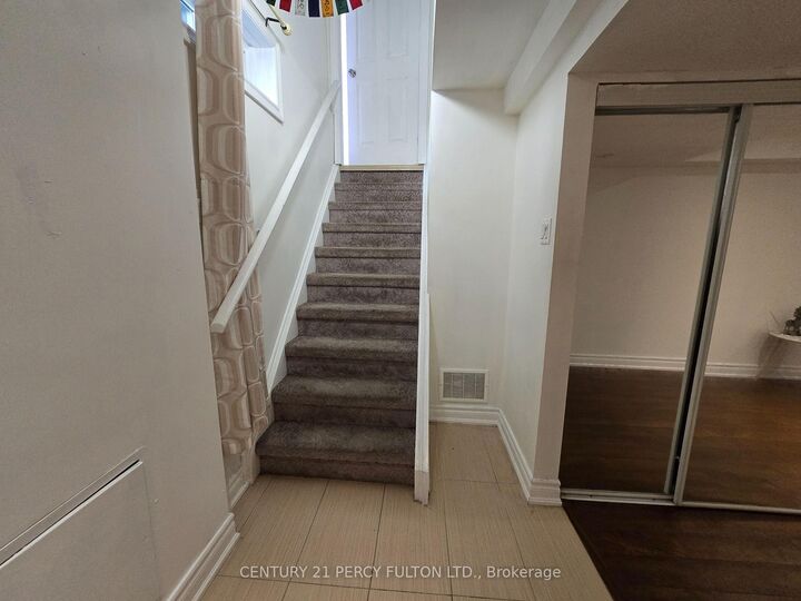 Photo de la propriété:  610 McLevin Avenue Bsmt  ON M1B 3Y2 