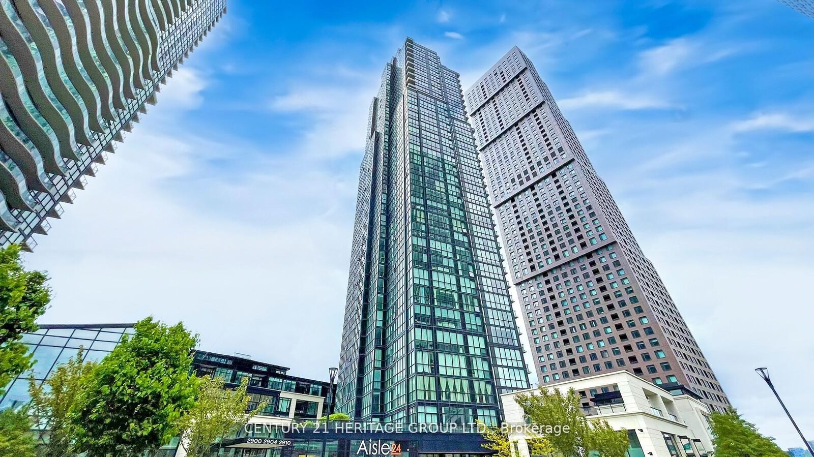 Property Photo: 2910 Highway 7 Road W 405 ON L4K 0H8