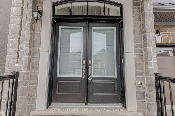 Photo de la propriété:  587 Kleinburg Summit Way  ON L4H 3N5 