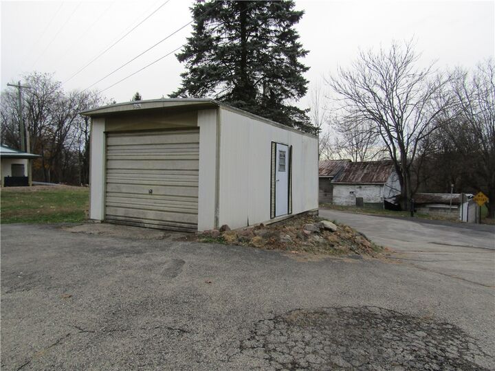 Property Photo:  104 Royal Rd  PA 15468 