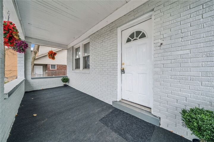 Property Photo:  400 Broadway Ave  PA 15136 