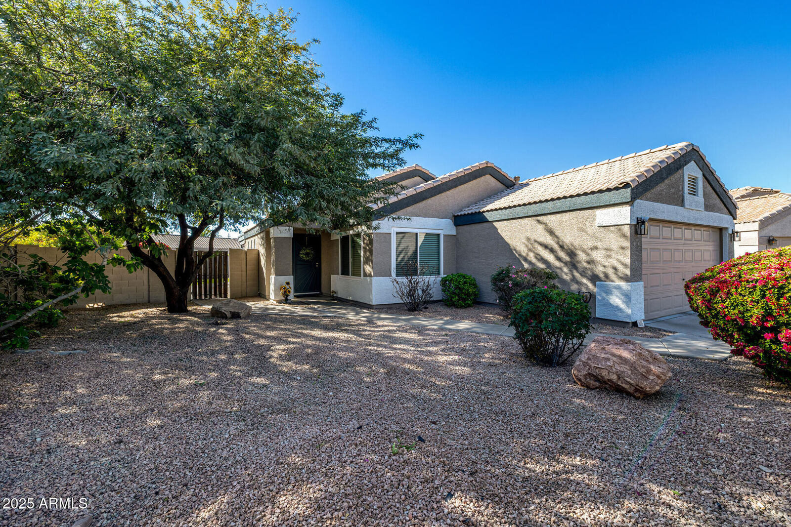 Property Photo:  1675 E Robin Lane  AZ 85296 