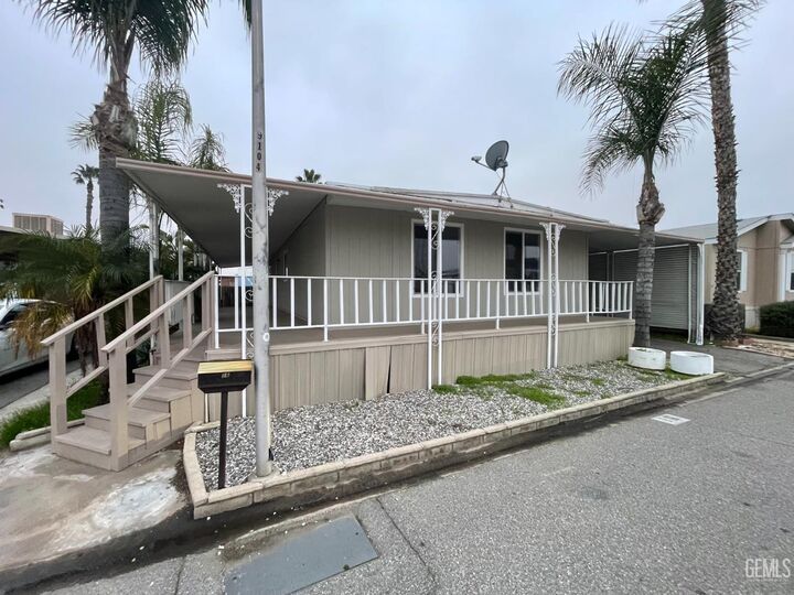 16 Torrey Pine Lane  Bakersfield CA 93308 photo