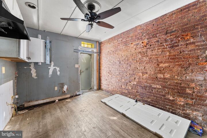 Property Photo:  1109 N Carrollton Avenue  MD 21217 