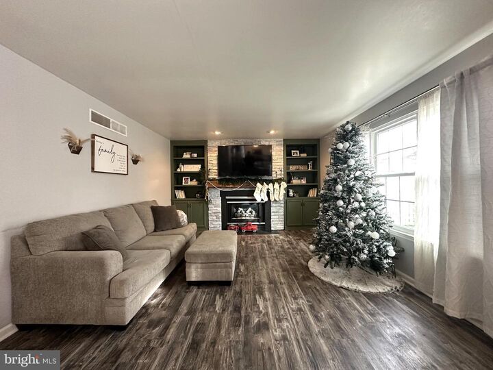 Property Photo:  86 Spirit Court  PA 19510 