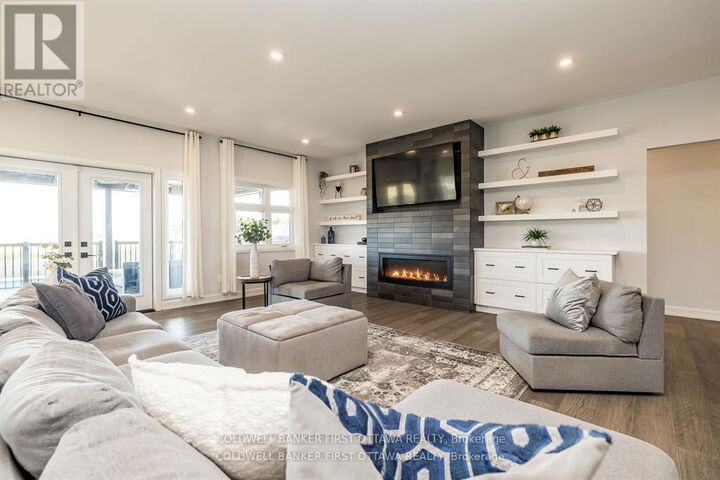 Property Photo: 5758 Fernbank Road ON K2S 1B6