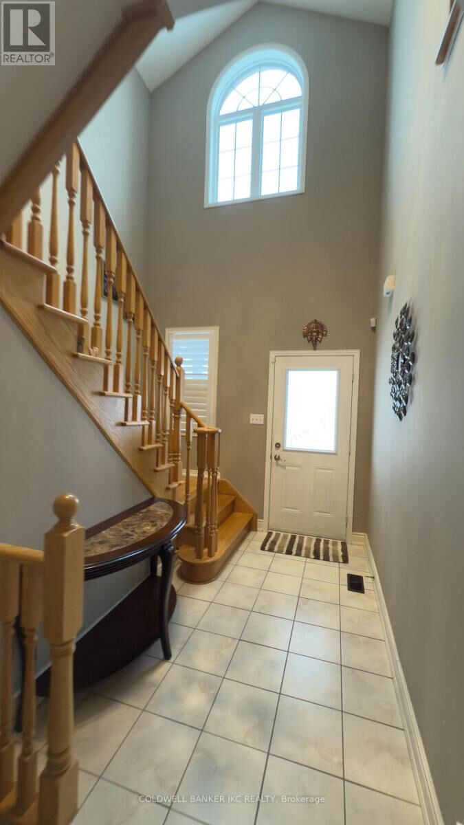 Photo de la propriété:  181 Jonas Millway Way  ON L4A 0X3 