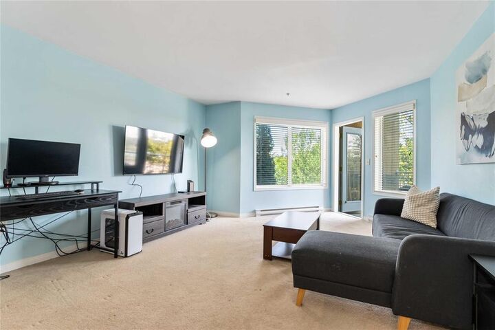 Property Photo: 835 Adsum Drive MB R2R 0P4