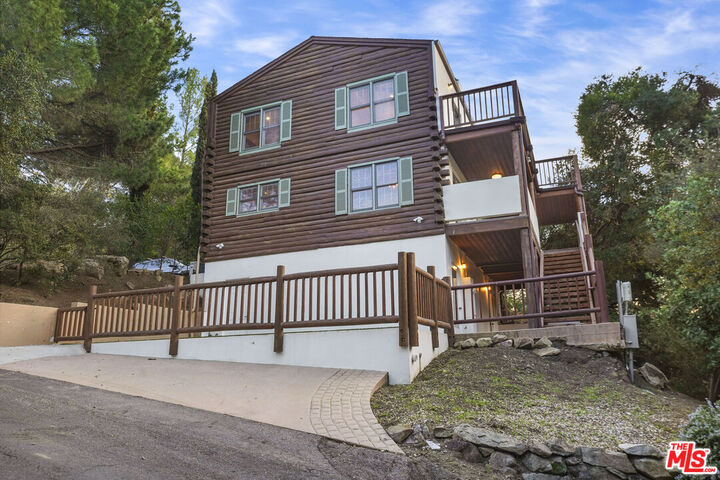 Property Photo: 373 Loftyhill Dr CA 90265