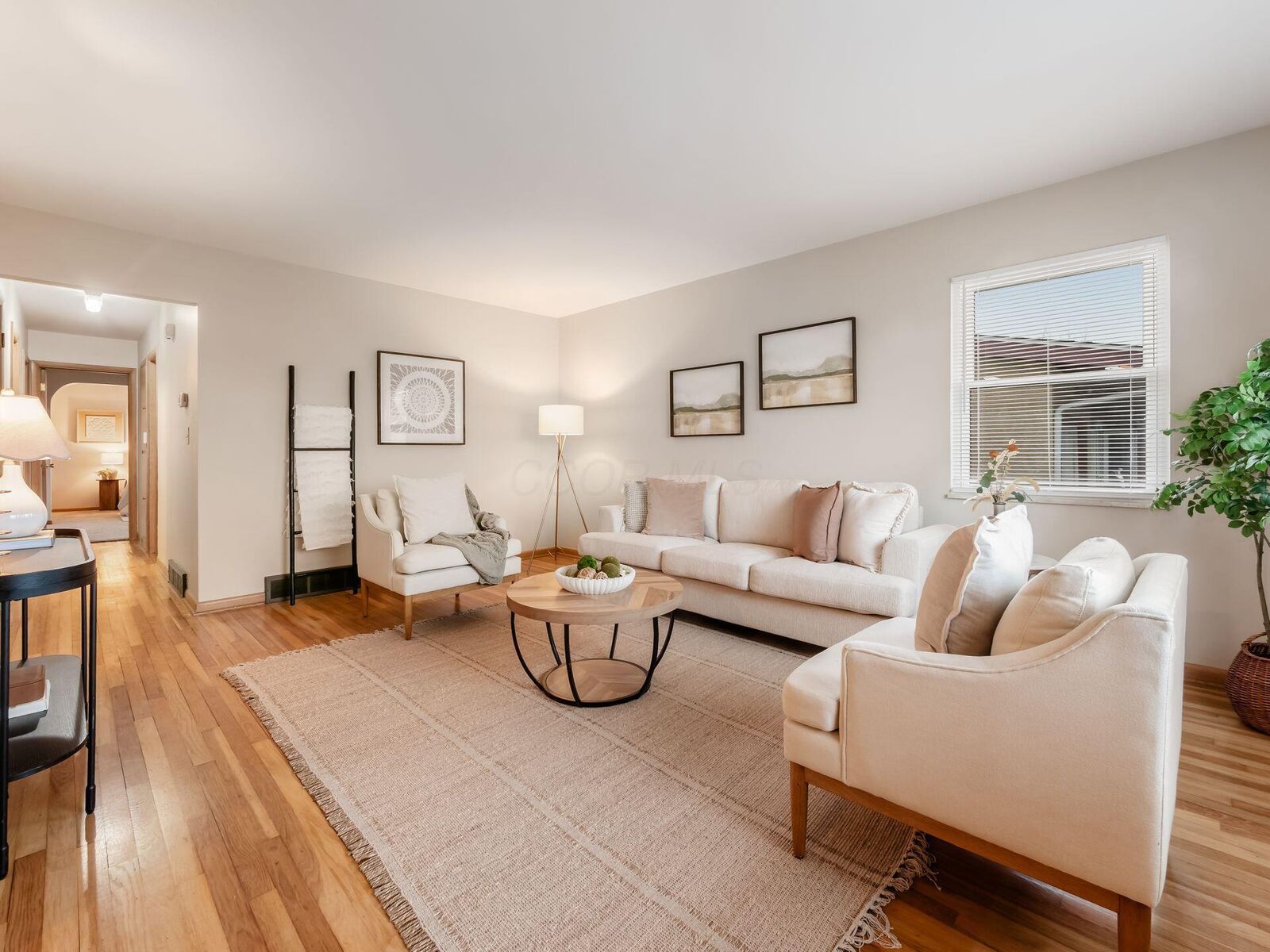 Property Photo: 771 Brixham Road OH 43204