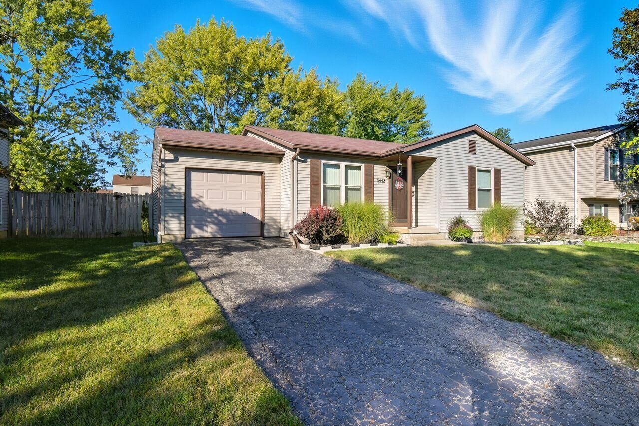 Property Photo: 5442 Westgrove Drive OH 43228