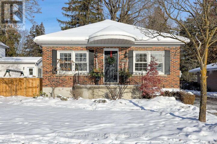 Property Photo:  449 Vincent Street  ON N4S 5M9 