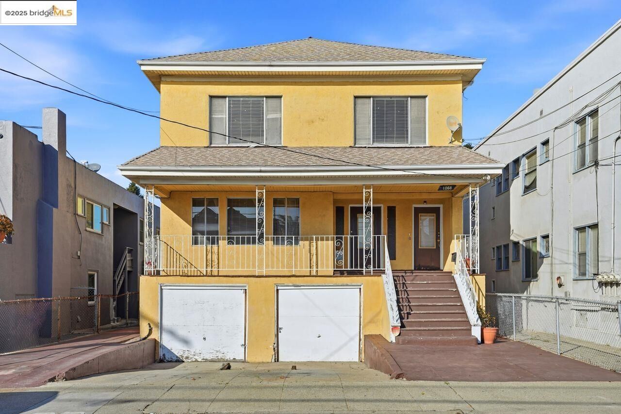 Property Photo: 1068 Aileen St CA 94608