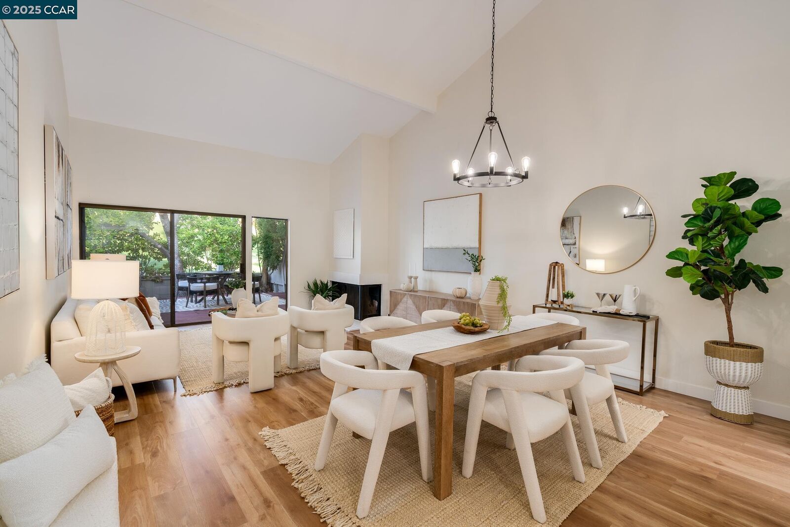 Property Photo: 1942 Rancho Verde Circle E CA 94526