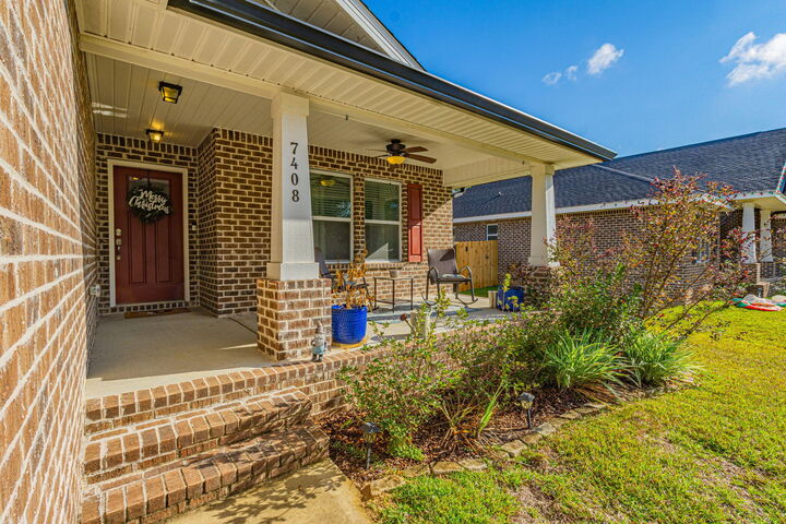 Property Photo: 7408 Gordon Evans Road FL 32566