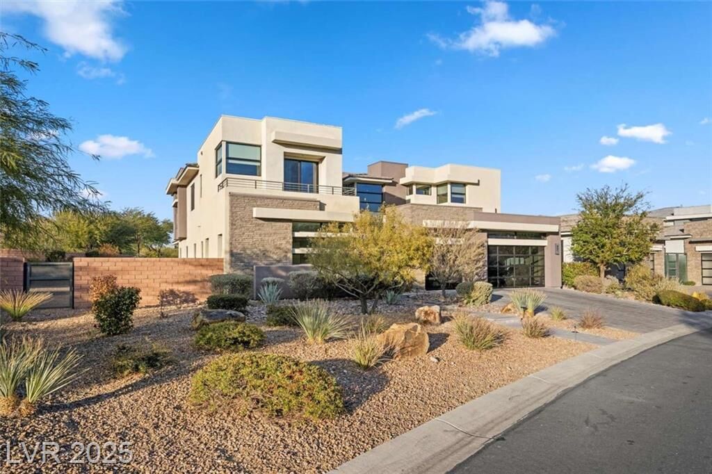 Property Photo: 36 Hunting Horn Drive NV 89135