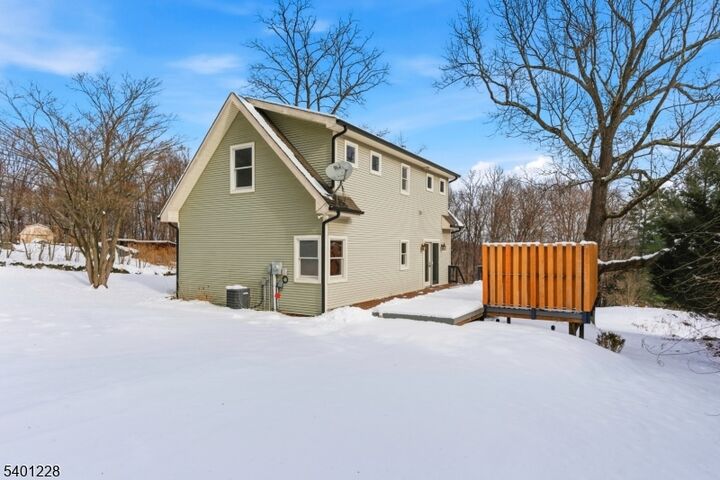 Property Photo:  7 Arrowhead Dr  NJ 07461 