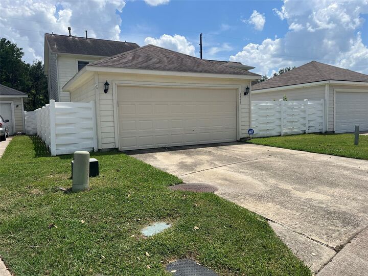 Property Photo: 9707 Farrell Drive TX 77070