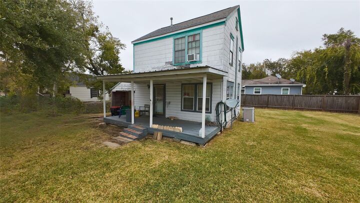 Property Photo: 2312 Missouri Street TX 77520
