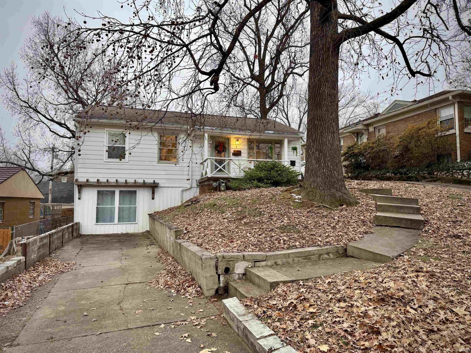 Property Photo:  424 S Kelsey Avenue  IN 47714 