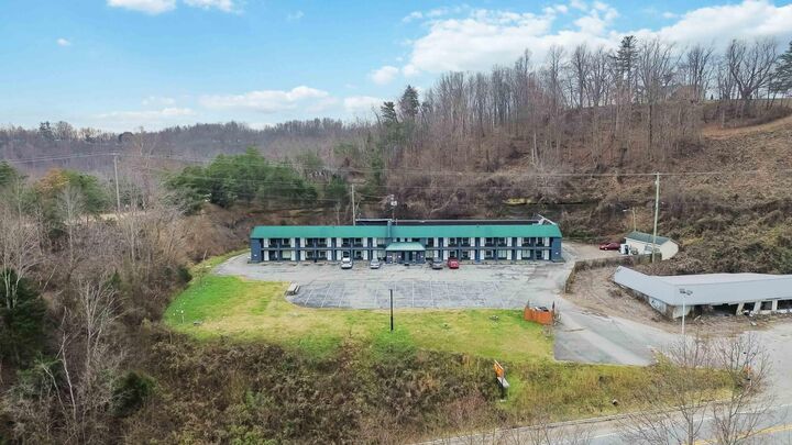 Property Photo: 1798 S Wilderness Road KY 40456