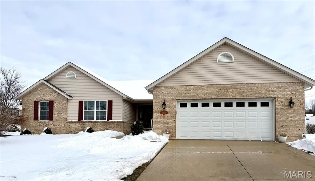 Property Photo:  5194 Depaul Drive  IL 62208 