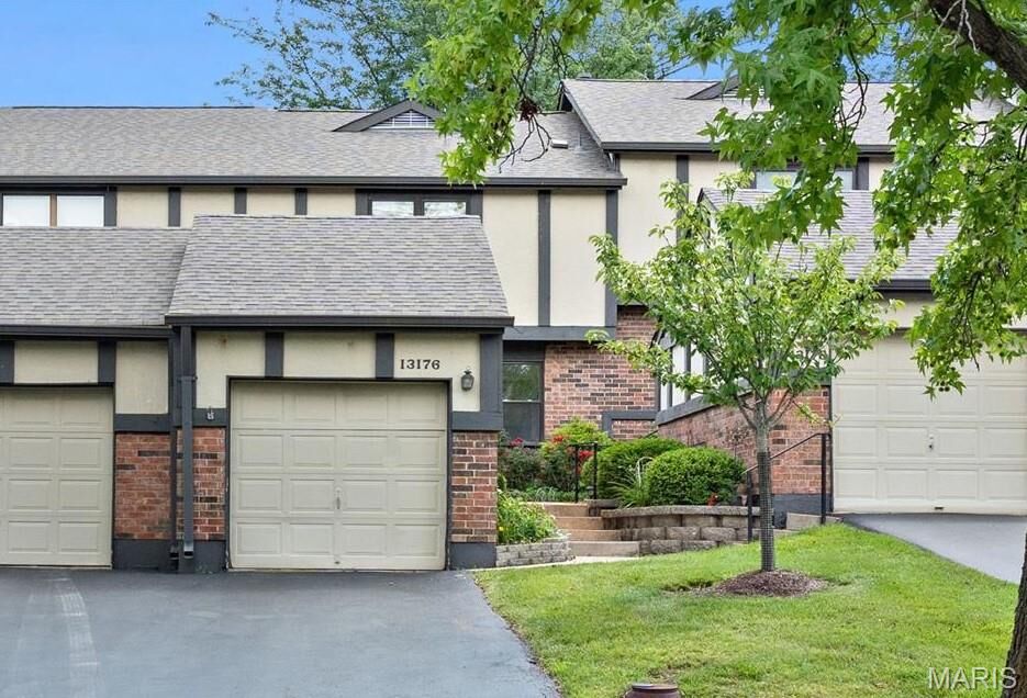 Property Photo: 13176 Royal Pines Drive MO 63146