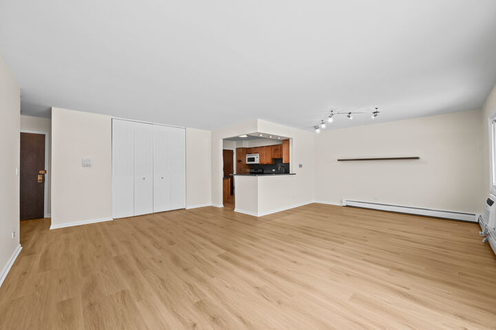 Property Photo: 10385 Dearlove Road 2C IL 60025