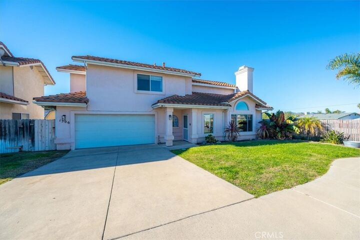 Property Photo:  1306 Avenida Pelicanos  CA 93445 