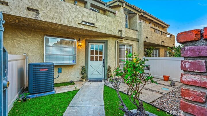 Property Photo: 181 W La Verne 5 CA 91767