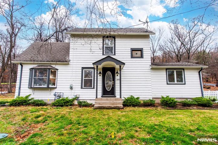 Property Photo:  390 Mountain Avenue  NJ 07417 