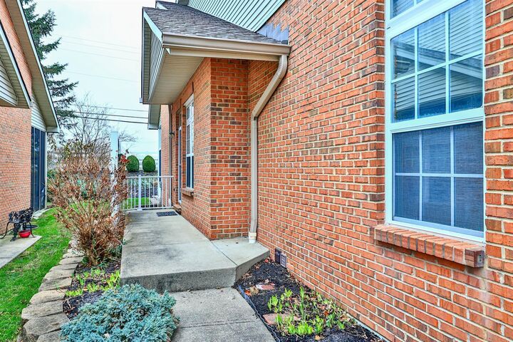 Property Photo:  5607 Carolina Way  KY 41005 