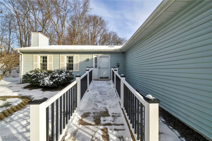 Property Photo: 1295 Vantage Way OH 44241