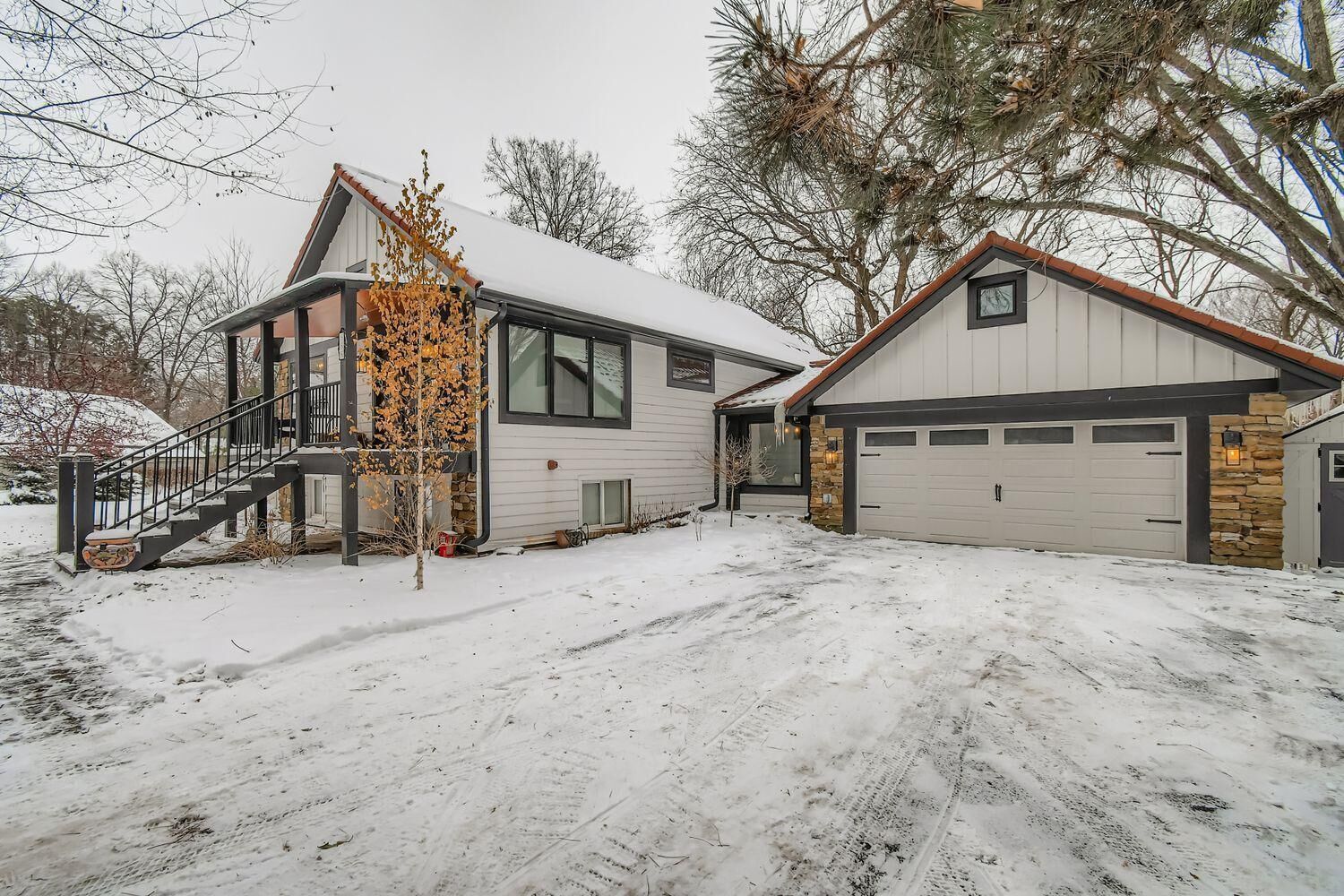 Property Photo:  888 Dakota Avenue  MN 55356 