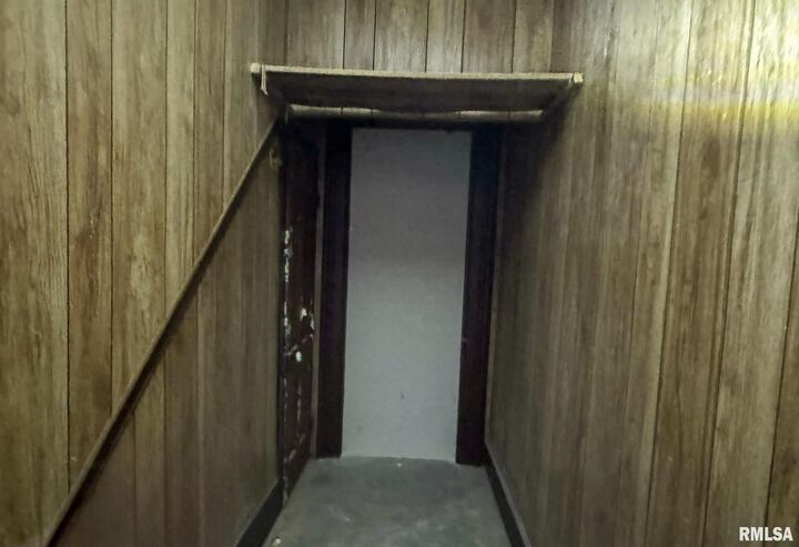 Property Photo: 230 E Chestnut Street IL 61520