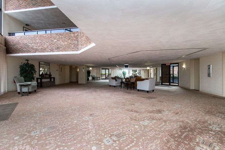 Property Photo:  404 Paradise Rd 1T  MA 01907 