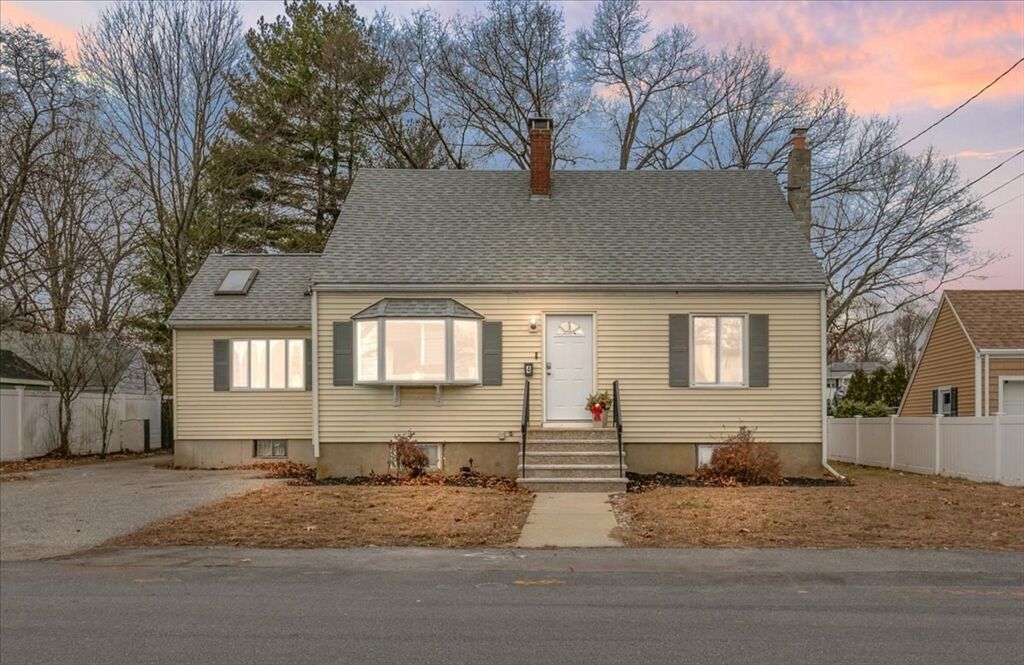 Property Photo:  4 Maywood Terrace  MA 01801 