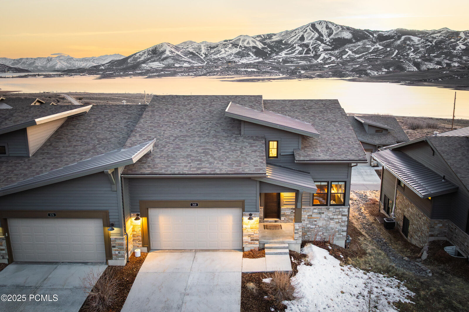 Property Photo: 368 E Overlook Loop UT 84036