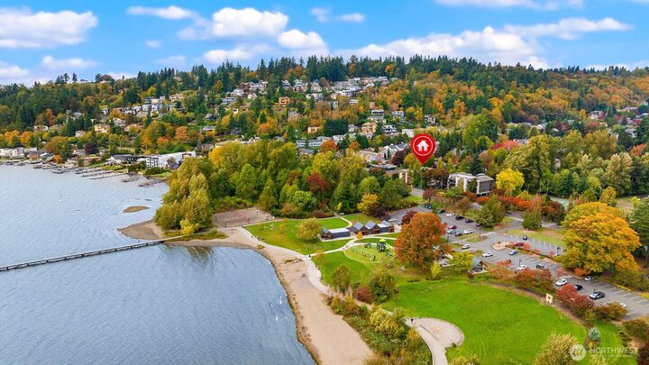 Property Photo: 9320 NE Juanita Drive 1B WA 98034