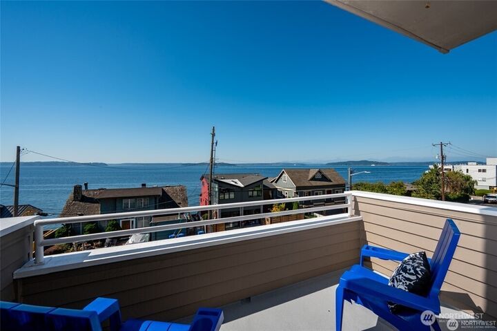 Property Photo: 4226 Beach Drive SW 303 WA 98116