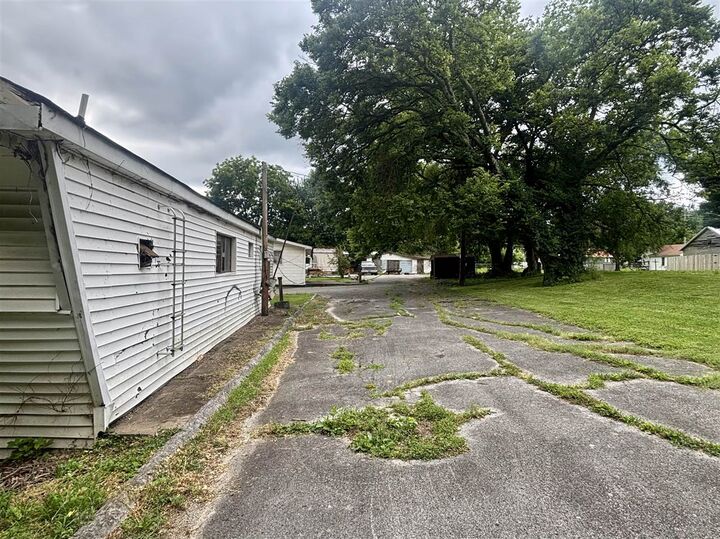 Property Photo: 115 Market Street KY 42141