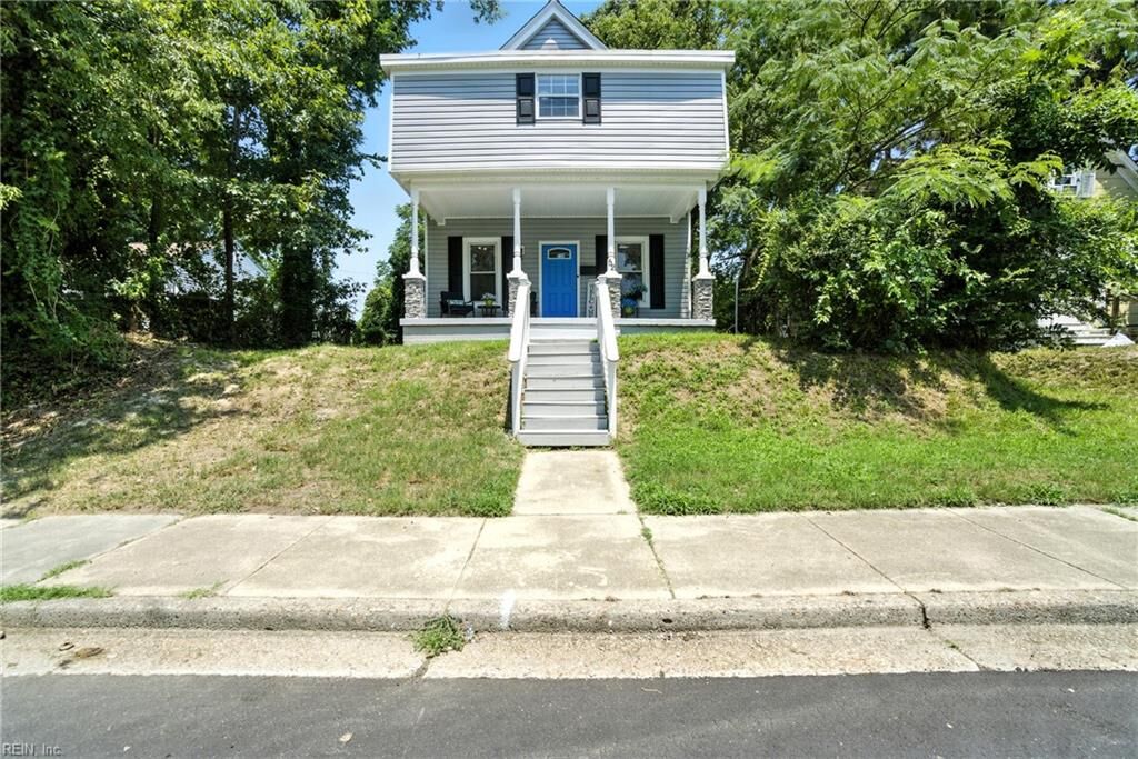 Property Photo:  52 Sycamore Ave  VA 23607 