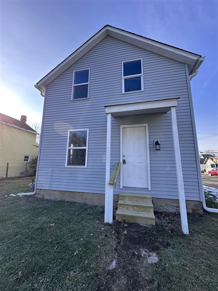 Property Photo:  1028 Butler Street  IN 47374 