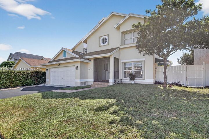 9710 SW 9th Ct  Pembroke Pines FL 33025 photo