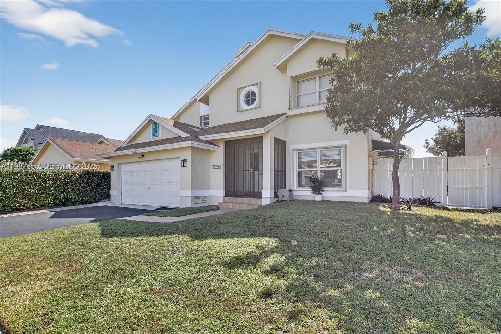 Property Photo: 9710 SW 9th Ct FL 33025