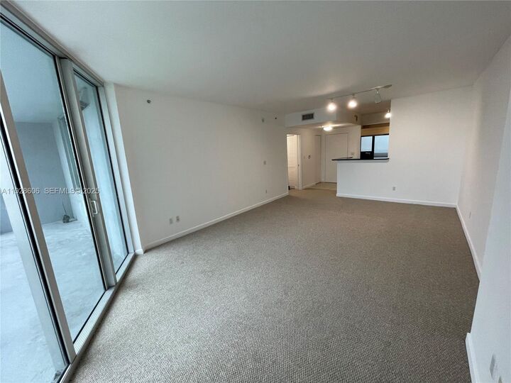 Property Photo: 325 S Biscayne Blvd 2116 FL 33131