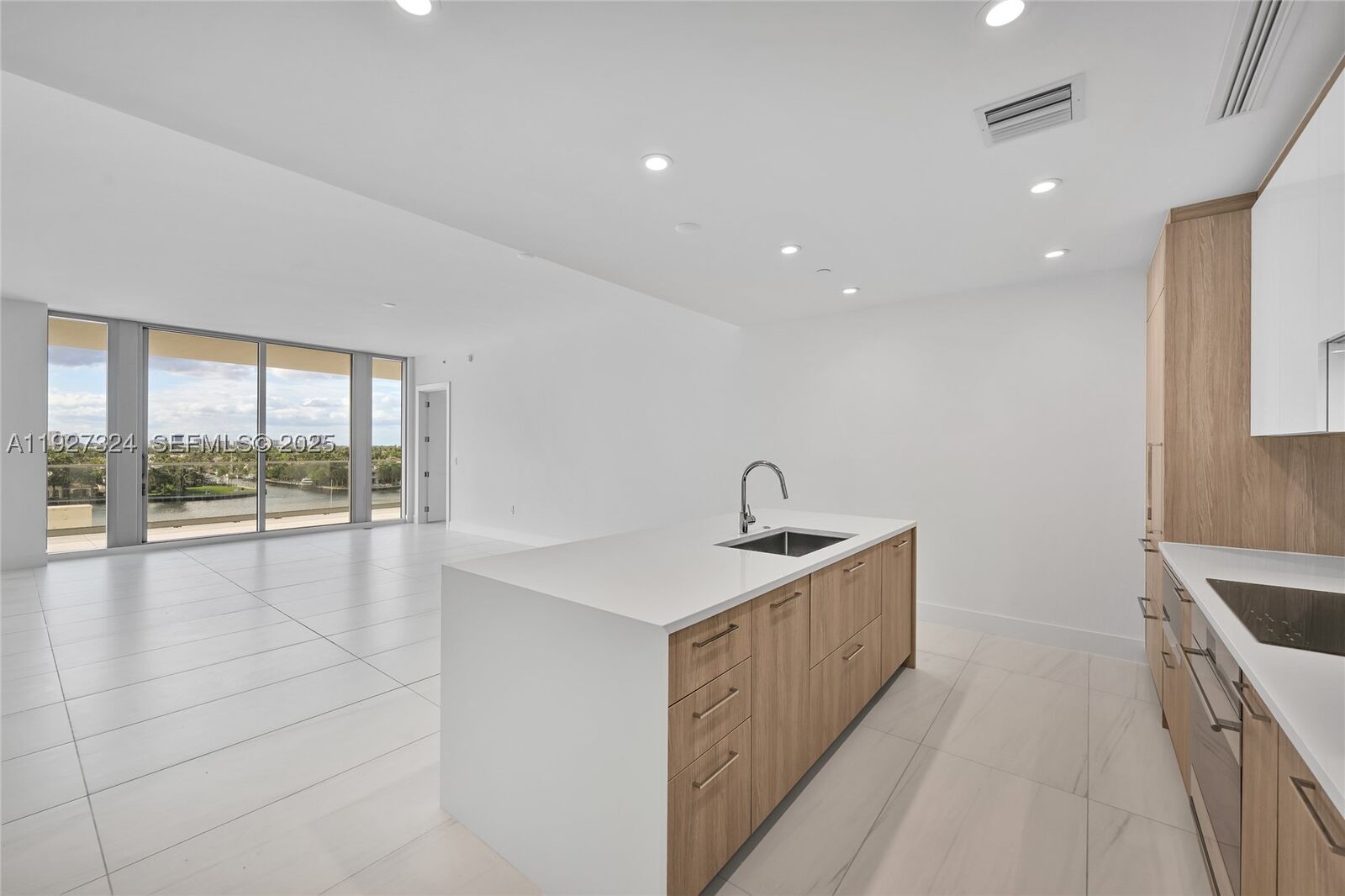 Property Photo:  153 N Seabreeze Blvd 503-S  FL 33304 