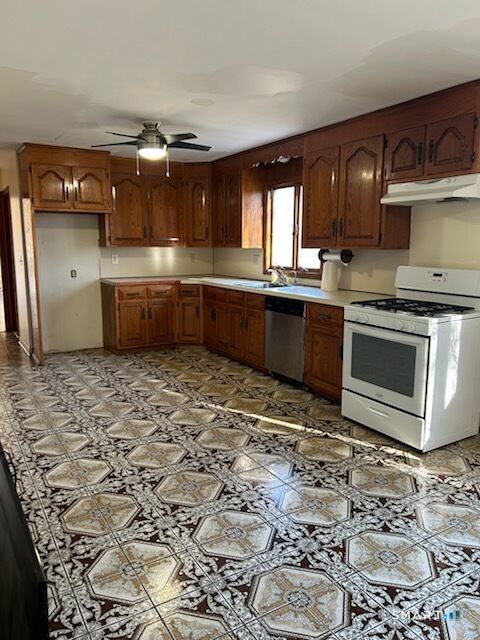 Property Photo: 122 Cornfield Road CT 06461