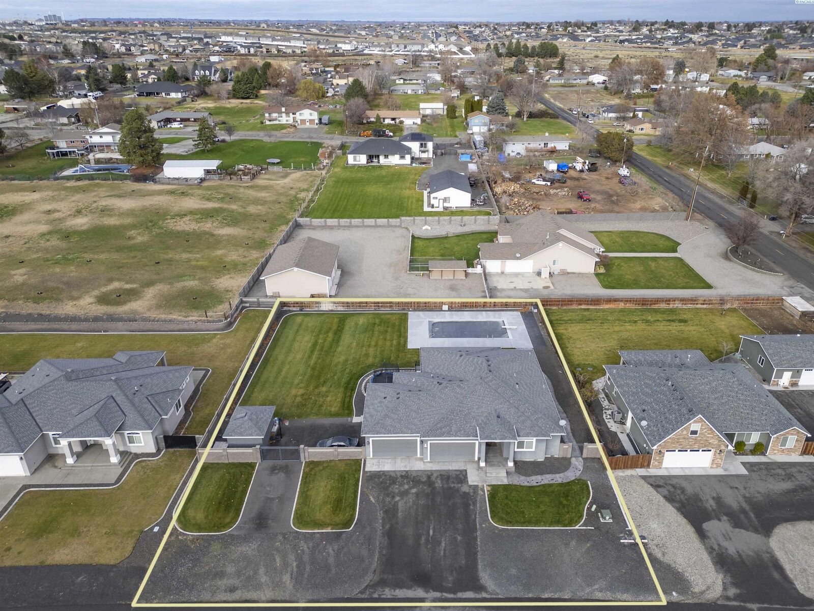 Property Photo: 5221 W Richardson Road WA 99301